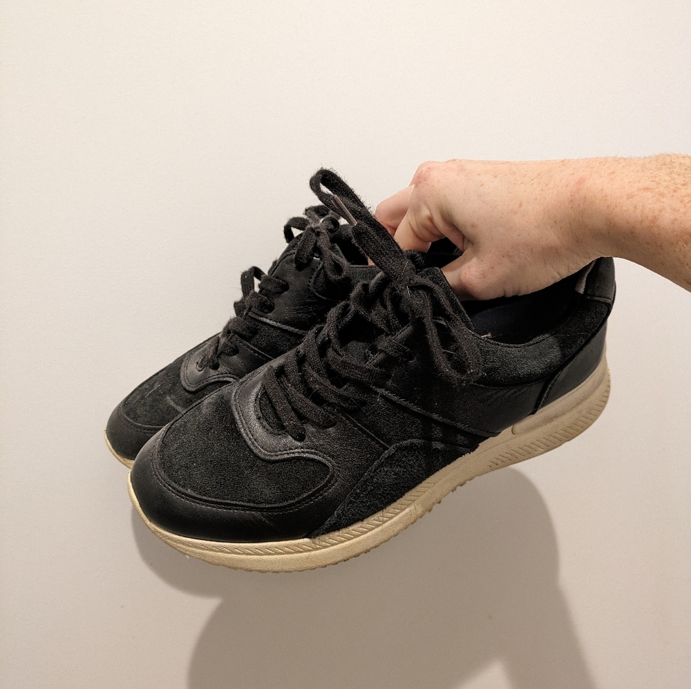 Everlane The Trainer Sneakers in Black